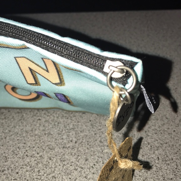 NWT Typo pouch - Picture 4 of 6